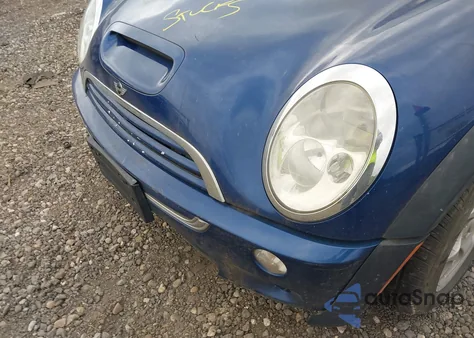 2004 Mini Cooper S из США, поврежденный, VIN WMWRE33484TD77611